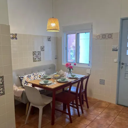 Cantinho Rosas - 500m Away Tatil Evi