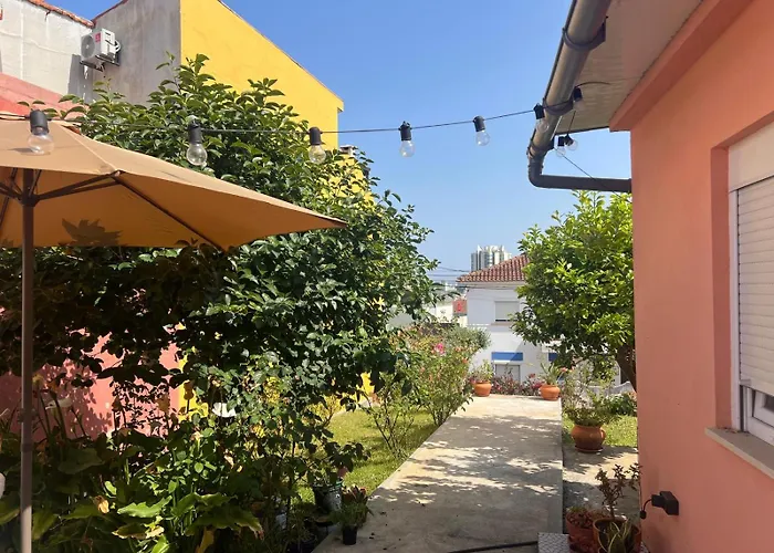 Cantinho Rosas - 500m Away Tatil Evi *