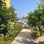 Cantinho Rosas - 500m Away *