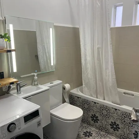 Cantinho Rosas - 500m Away Holiday home *