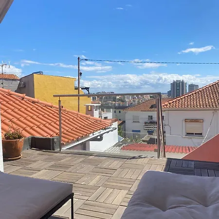 Cantinho Rosas - 500m Away