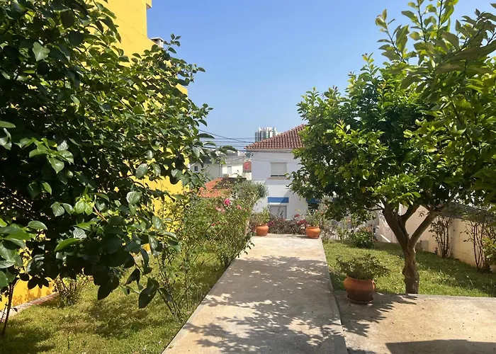 Cantinho Rosas - 500m Away *