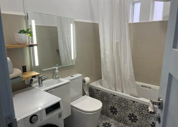 Cantinho Rosas - 500m Away Holiday home *